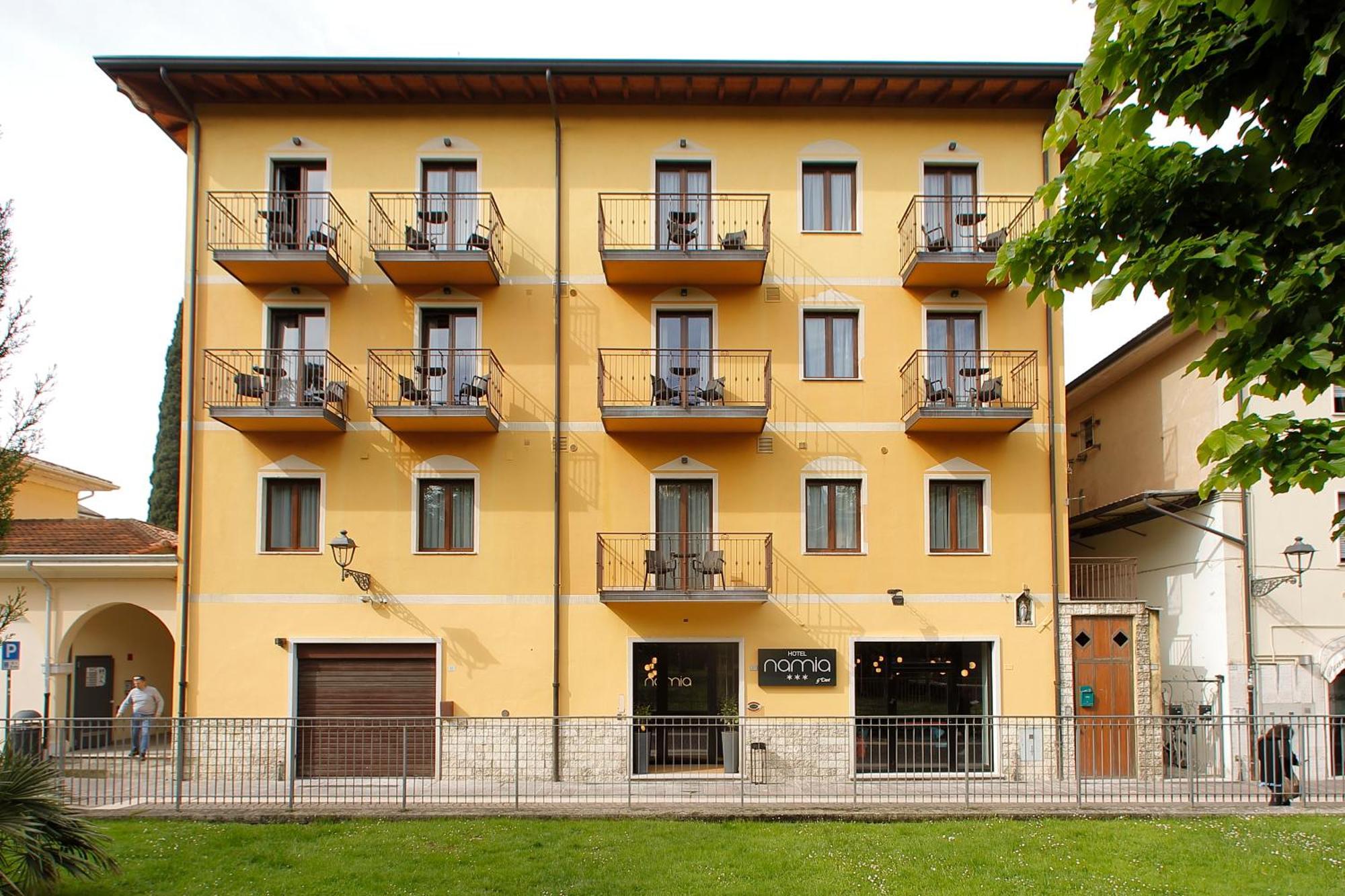 Hotel Namia By Dori Bardolino Kültér fotó